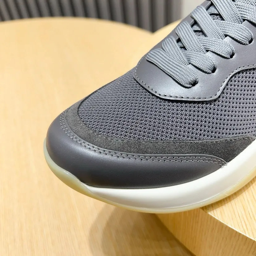 Men's men's shoes 💰P440💰[loro piana] The new moccasin shoes are popular all over the world, and the official website is selling like hotcakes. The upper is made of original fly weave with first-layer cowhide, and is matched with original rubber soles. It is a classic. The complex craftsmanship and meticulous structure make the shoes light and soft, allowing you to walk comfortably and freely. Perfect for summer wear. Yardage: 38-45. (45 is custom-made and cannot be returned or exchanged)